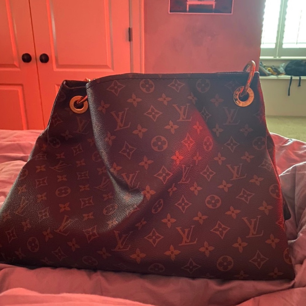Lv monogram artsy bag